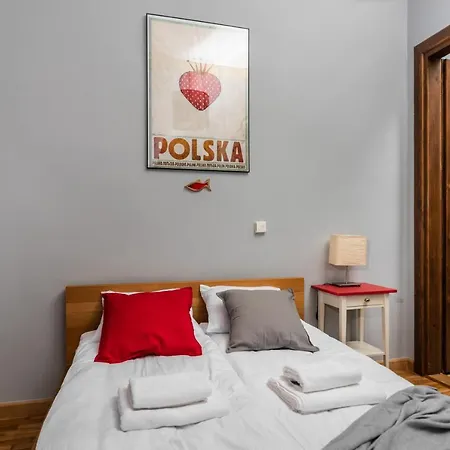 Les Couleurs By Upstairs Apartment *