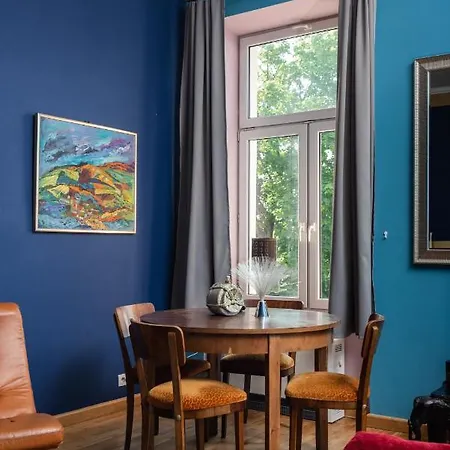 Les Couleurs By Upstairs * קרקוב