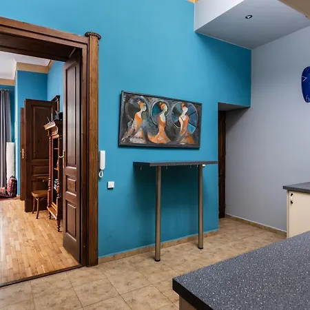 Les Couleurs By Upstairs דירה *