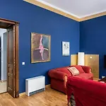 Les Couleurs By Upstairs *